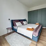 Chic And Central 2 Bed Apartment