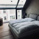 Opera Suite By Zoom Apartments
