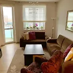 Cozy, Beautiful View, Parking, 1 Stop By Train To Old Town