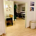 Cozy, Beautiful View, Parking, 1 Stop By Train To Old Town