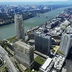 Panorama Tower- Modern Apartment With Parking