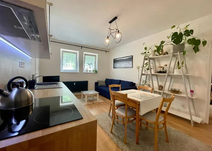 Cozy Self Check-In Apartment In Vibrant Ruzinov Area, Komarnicka 42, Bratislava