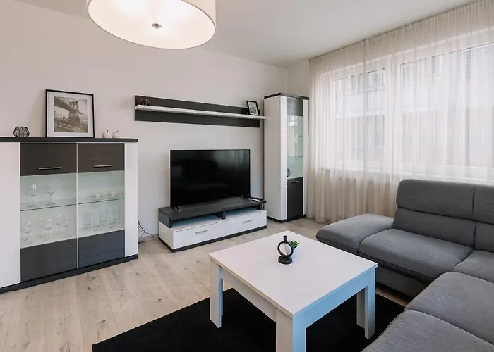 Skau 1 Old Town Family & Business Apartment Free Parking