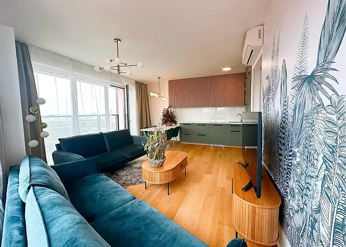 Luxurious Brand New Free Parking Apartment