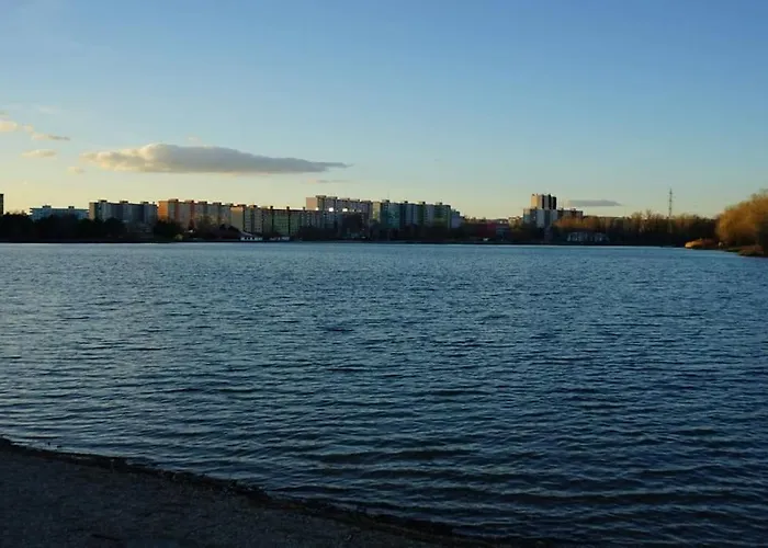 Luxusny Apartman Pri Jazere - Free Parking