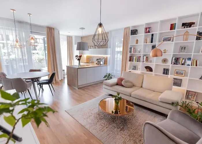 Comfy And Stylish Apartment With Terrace Near City Center