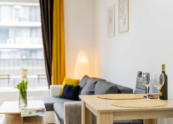 Cityscape Oasis: Active Studio Heaven