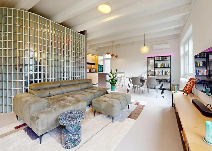 Urban Haven In City Center With Free Parking