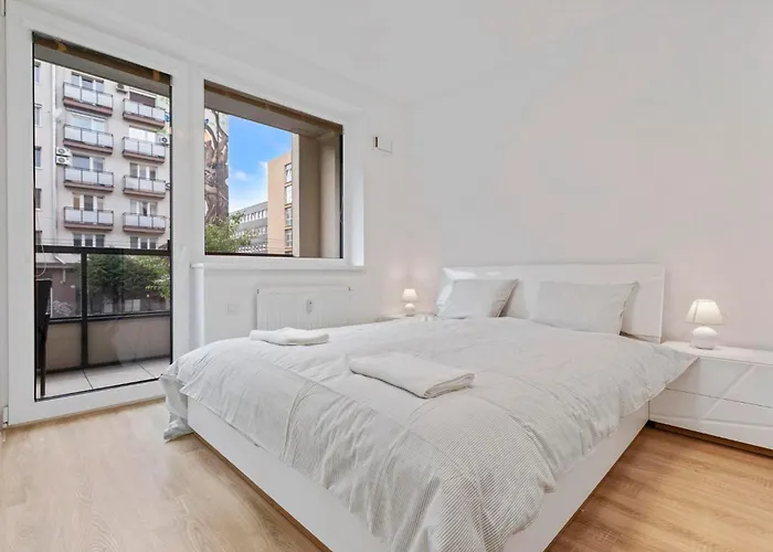 Twin Apartment 1 In Bratislava - With Parking