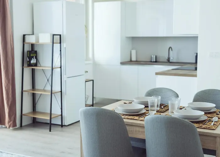 Modern 1-Bedroom Apartment ǀ Ac, Free Parking
