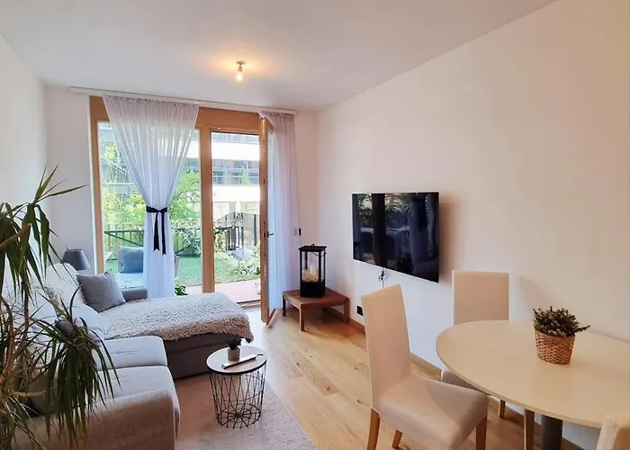 Apartment With Green Terrace And Free Parking