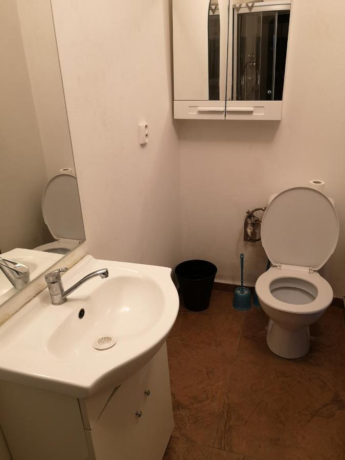 House Apartments, Terrace Grill, Guarded Private Parking, Fast Wifi. *