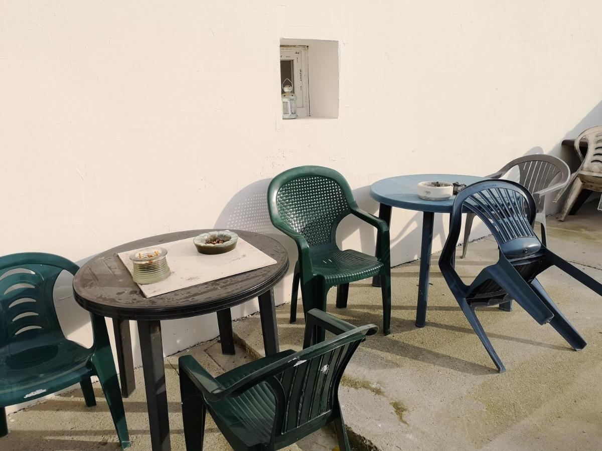 House Apartments, Terrace Grill, Guarded Private Parking, Fast Wifi. Bratislava