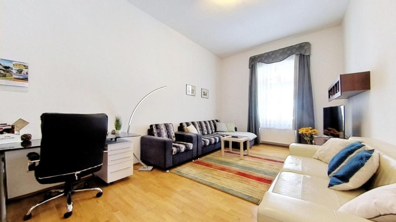 Central Apartmany Biela Street Apartment Pressburg