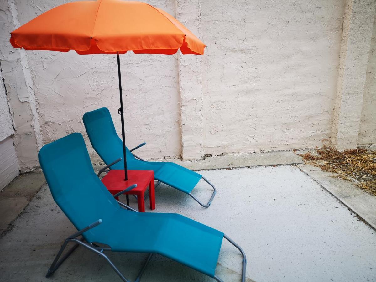 House Apartments, Terrace Grill, Guarded Private Parking, Fast Wifi. Guest house