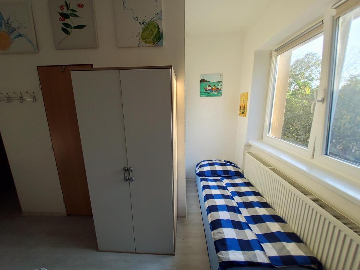 Guest house House Apartments, Terrace Grill, Guarded Private Parking, Fast Wifi. Bratislava