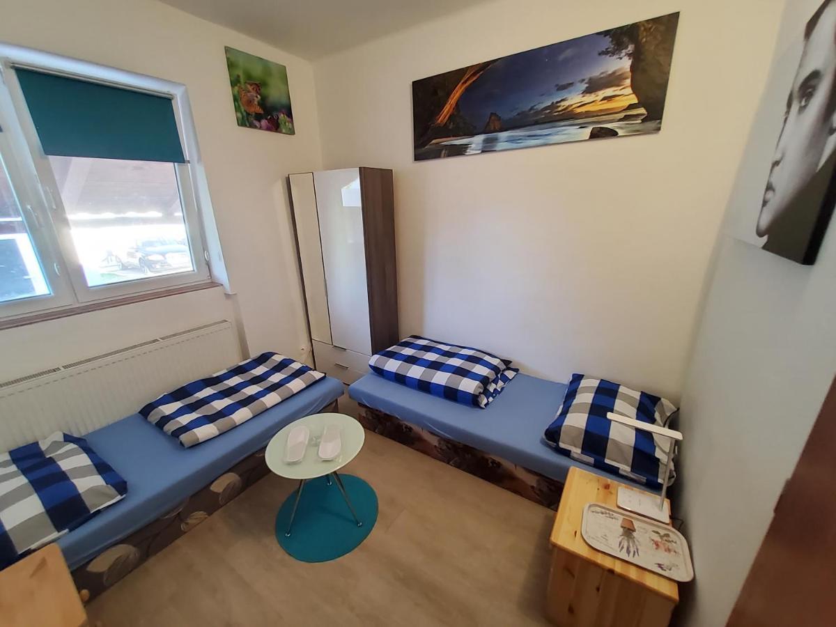 House Apartments, Terrace Grill, Guarded Private Parking, Fast Wifi.