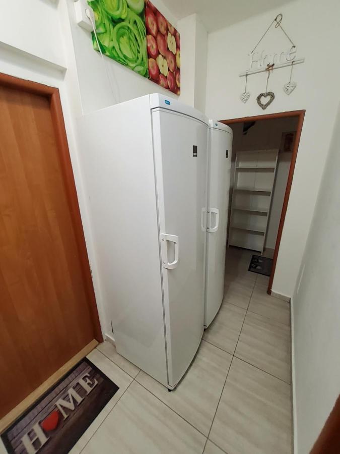 House Apartments, Terrace Grill, Guarded Private Parking, Fast Wifi. Bratislava