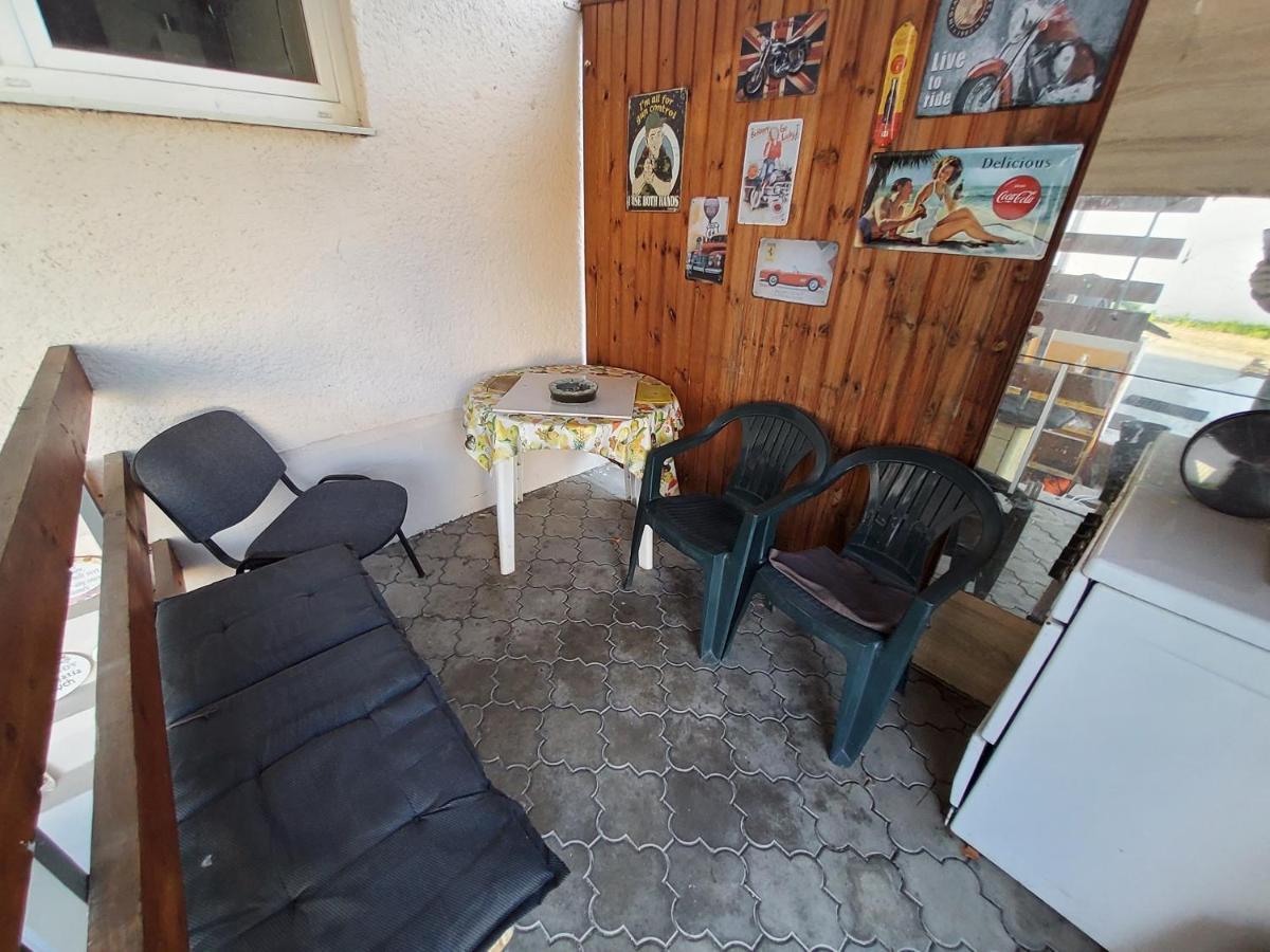 House Apartments, Terrace Grill, Guarded Private Parking, Fast Wifi. *