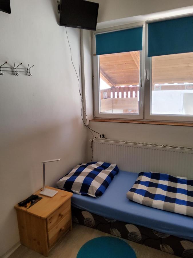 House Apartments, Terrace Grill, Guarded Private Parking, Fast Wifi. Guest house *