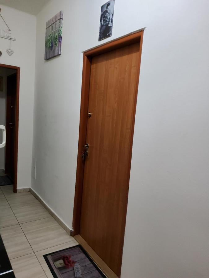 House Apartments, Terrace Grill, Guarded Private Parking, Fast Wifi. Guest house