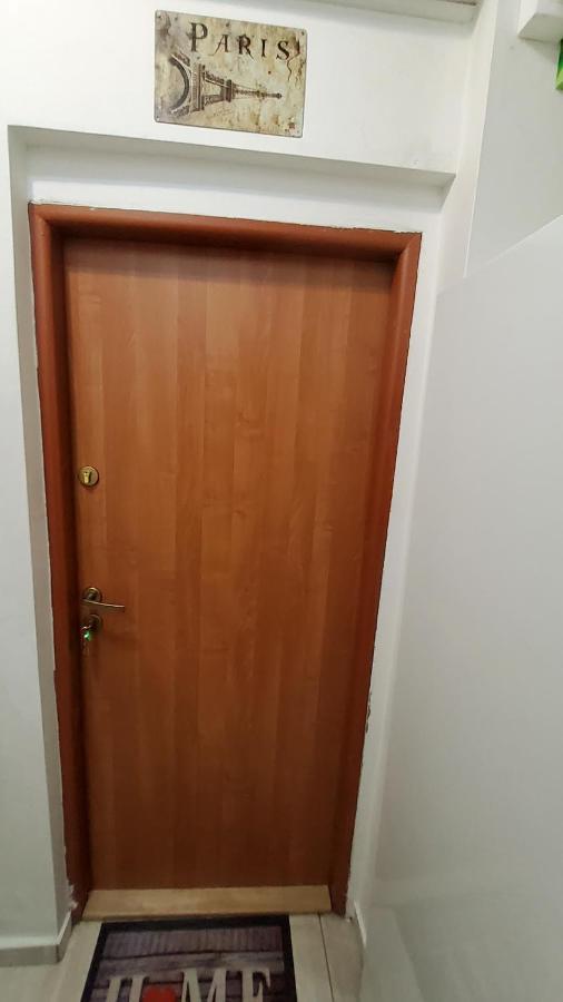 Guest house House Apartments, Terrace Grill, Guarded Private Parking, Fast Wifi. *
