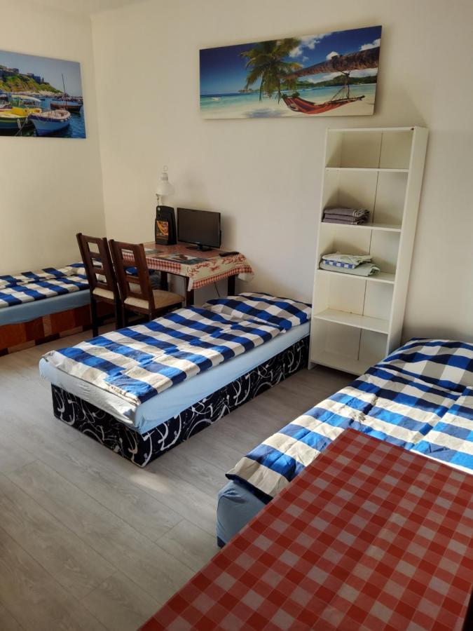 House Apartments, Terrace Grill, Guarded Private Parking, Fast Wifi. Guest house *