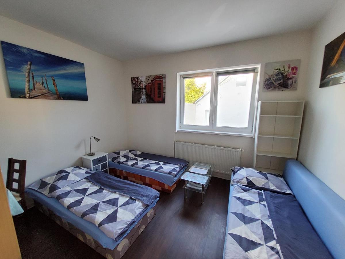 House Apartments, Terrace Grill, Guarded Private Parking, Fast Wifi.