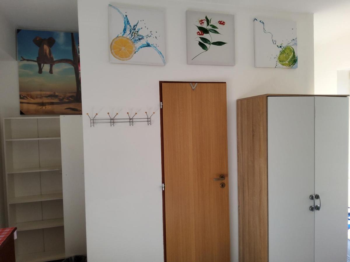 House Apartments, Terrace Grill, Guarded Private Parking, Fast Wifi. Guest house *