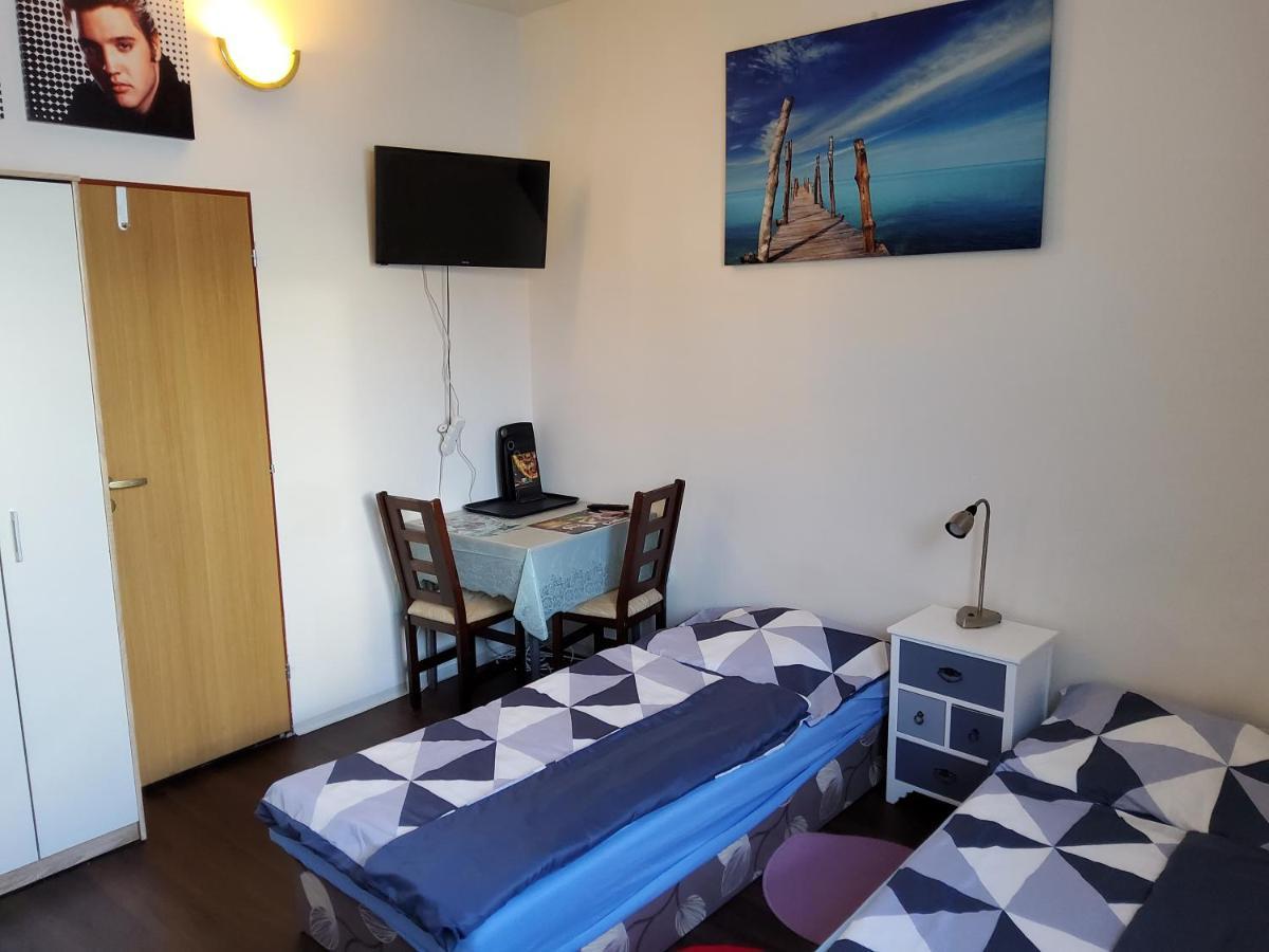 House Apartments, Terrace Grill, Guarded Private Parking, Fast Wifi. Guest house *