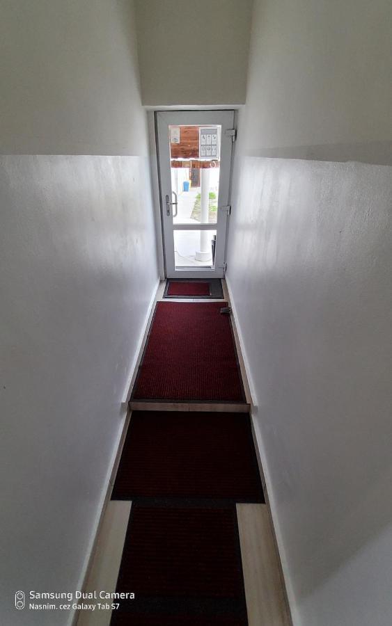 House Apartments, Terrace Grill, Guarded Private Parking, Fast Wifi. Guest house