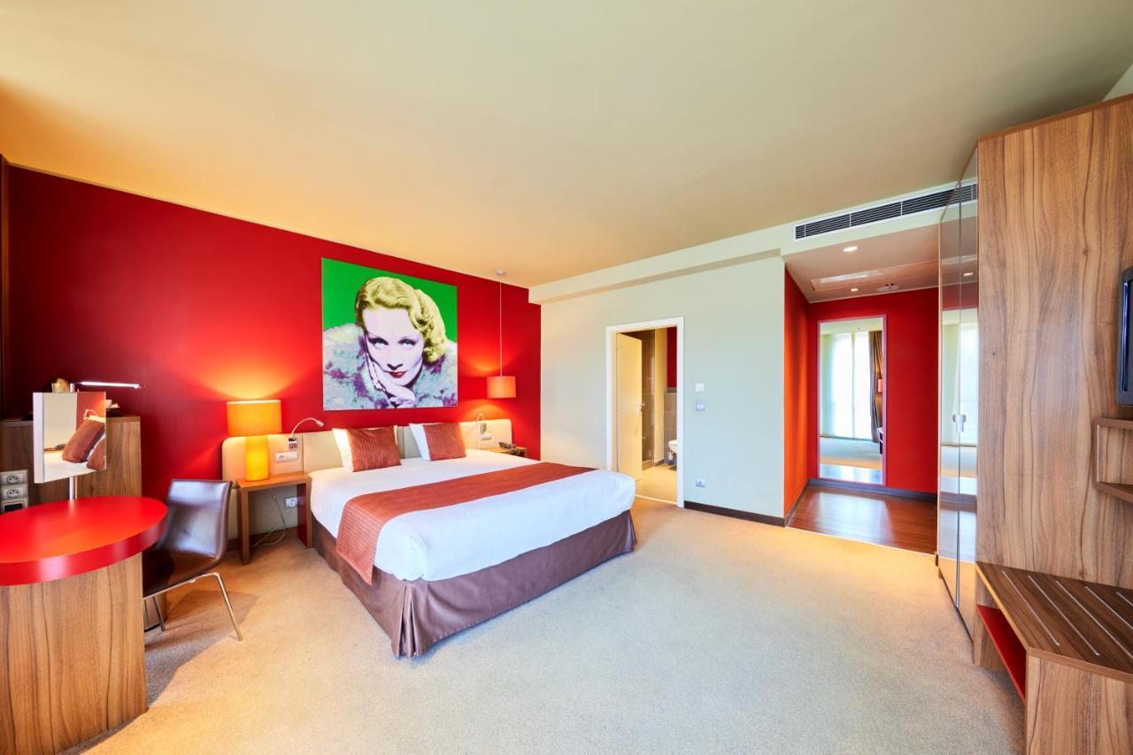 Clarion Congress Hotel
