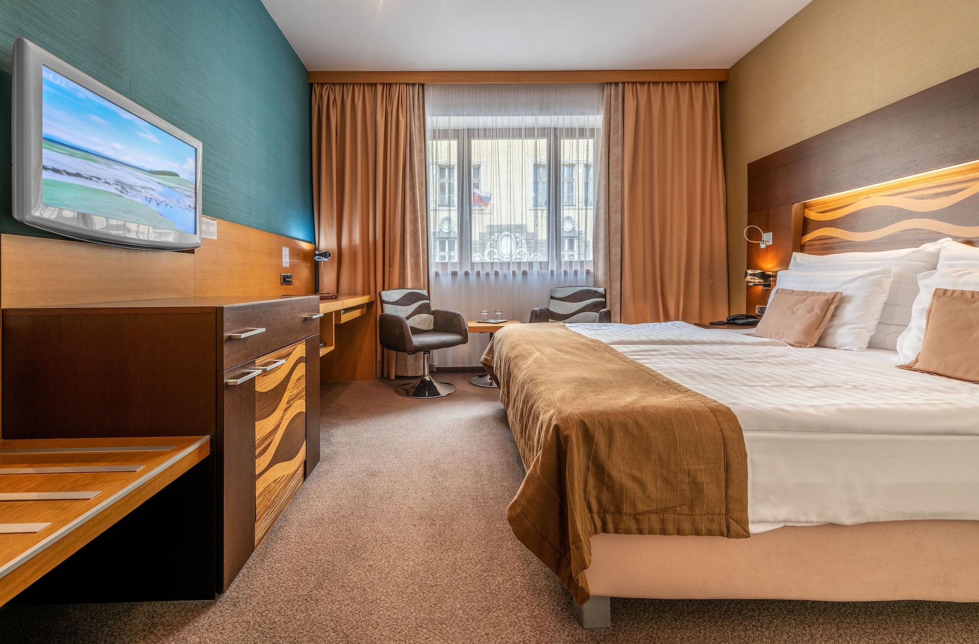 Hotel Danubia Gate 4*