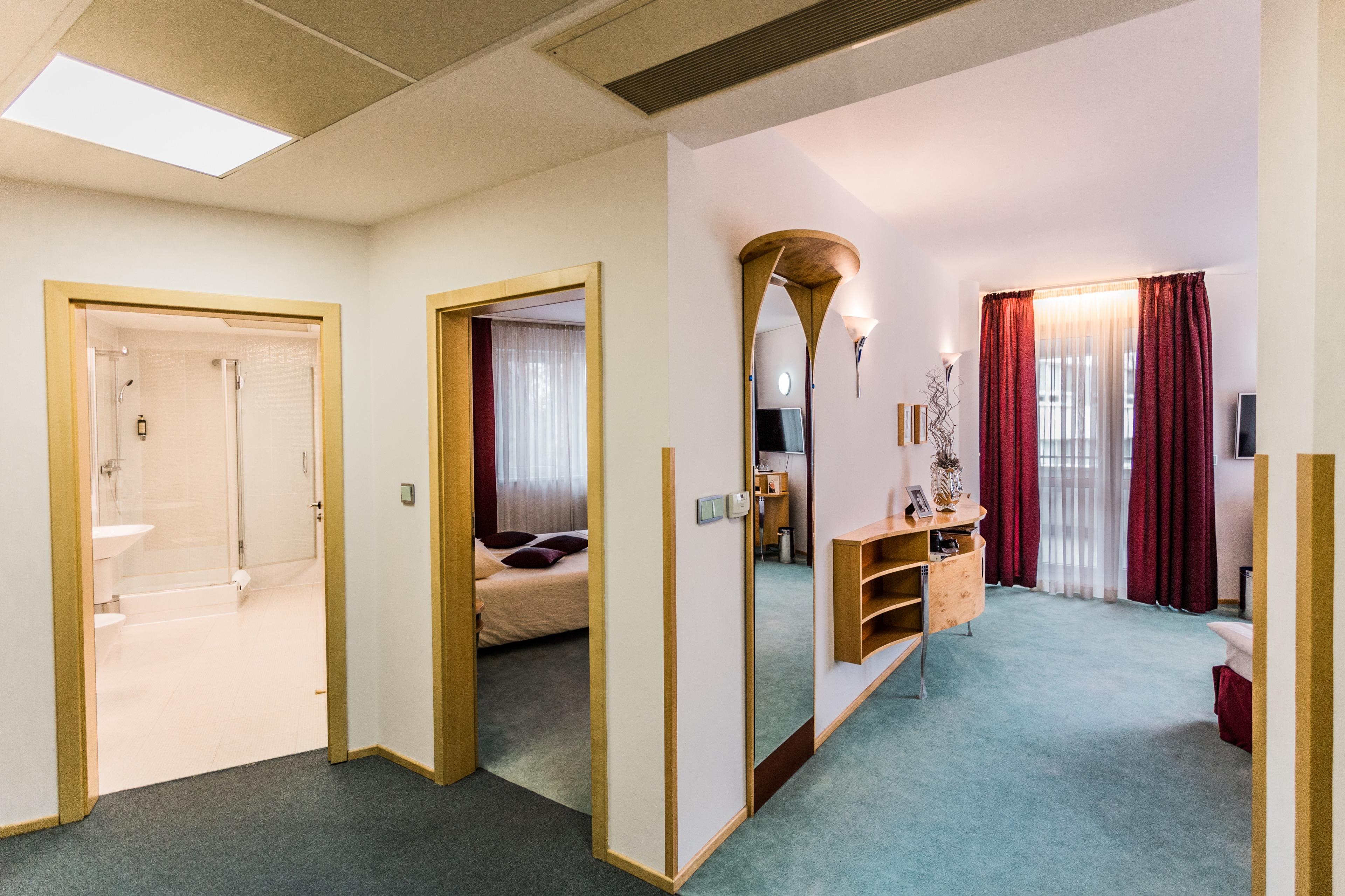 Set Hotel 4*