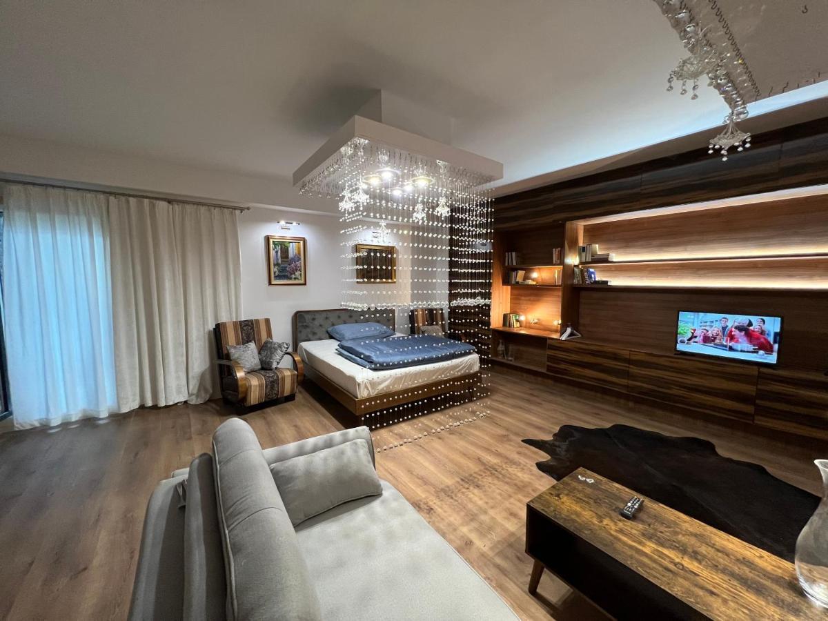 Business Box Apartment *