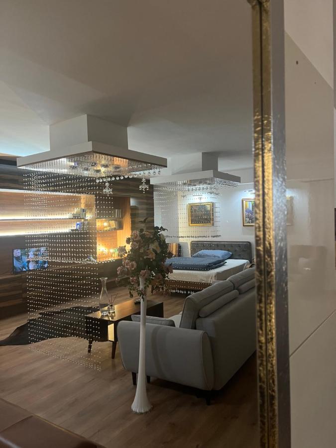 Business Box Apartment *