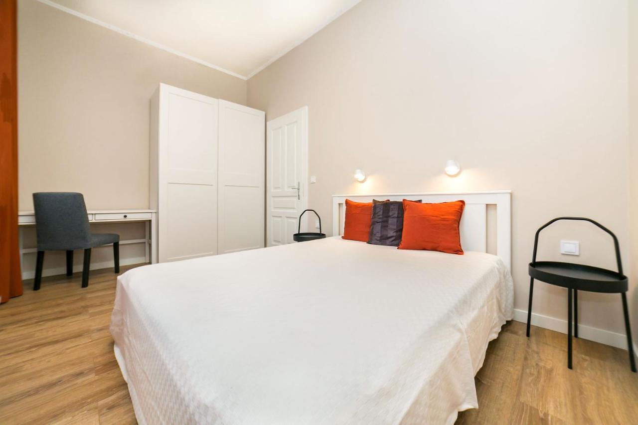 New 1 - Self Check In, Free Parking Apartment