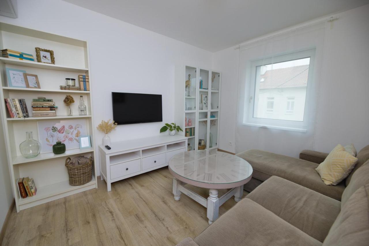 Apartment - Folk District *