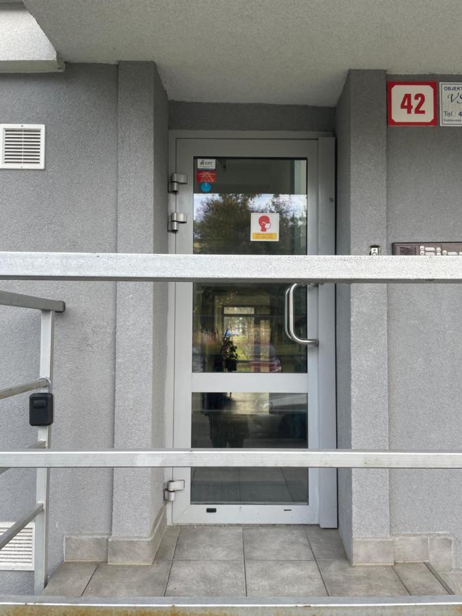 Cozy Self Check-in In Vibrant Ruzinov Area, Komarnicka 42, * Bratislava