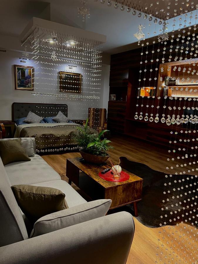 Business Box Apartment *