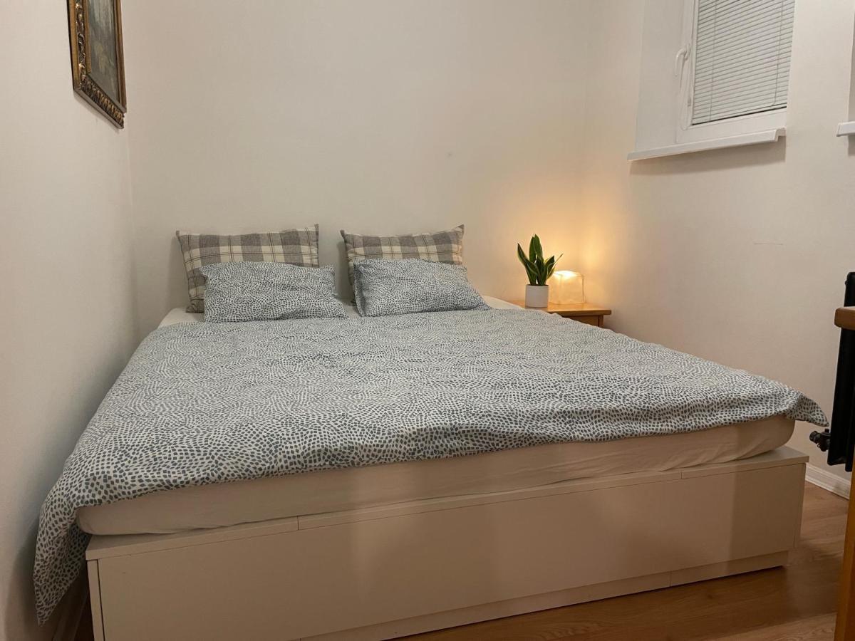 Apartment Cozy Self Check-in In Vibrant Ruzinov Area, Komarnicka 42,