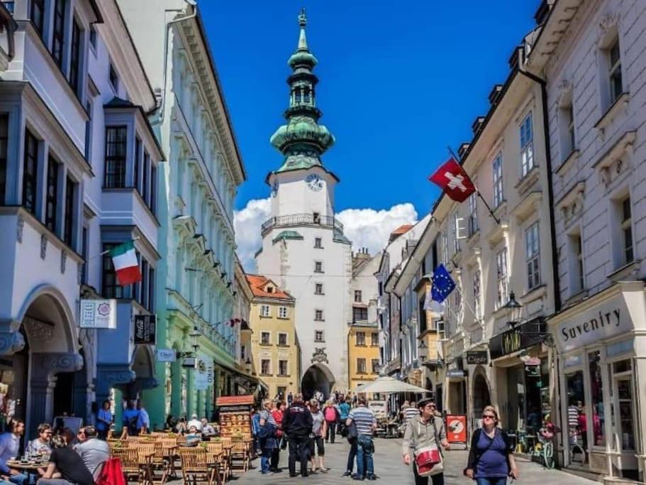 Diamond In Old Town With Free Parking *