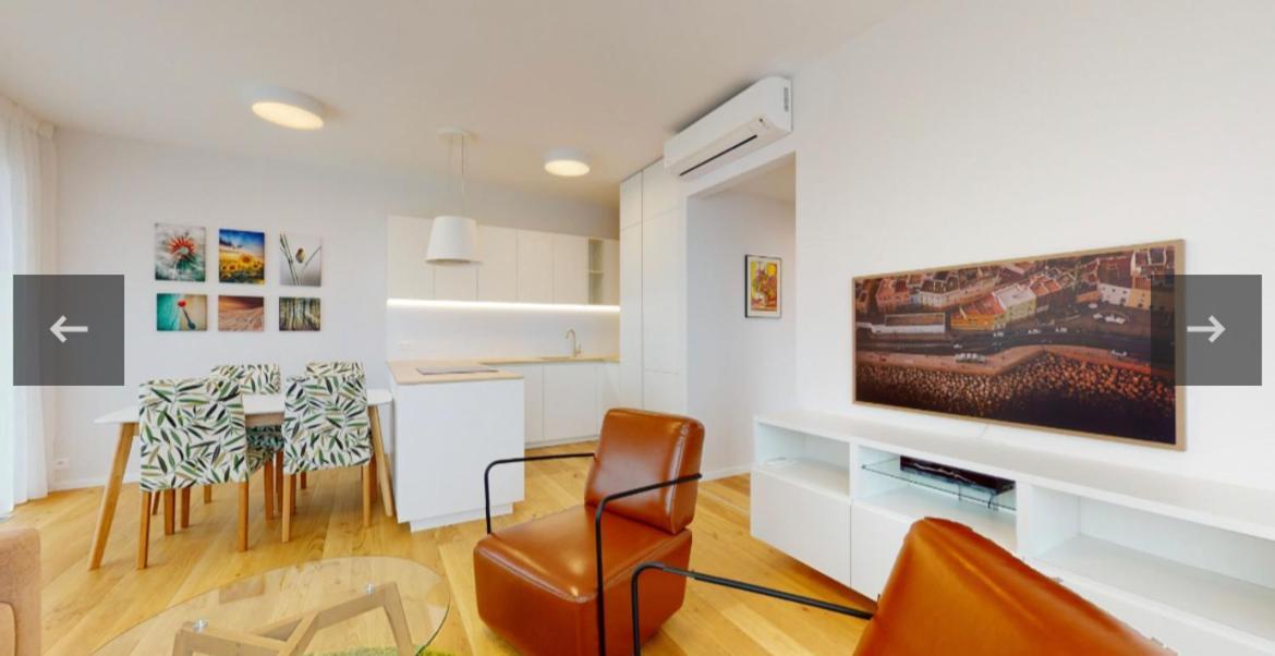 Stylish With Stunning View Possibility Of Parking Apartment