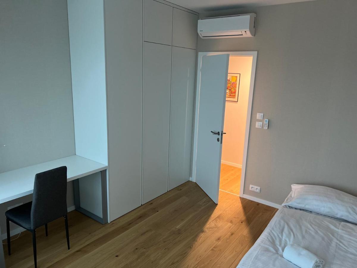 Stylish With Stunning View Possibility Of Parking Apartment *