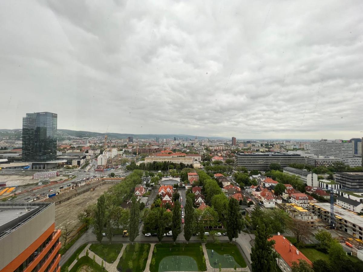 Stylish With Stunning View Possibility Of Parking Apartment *