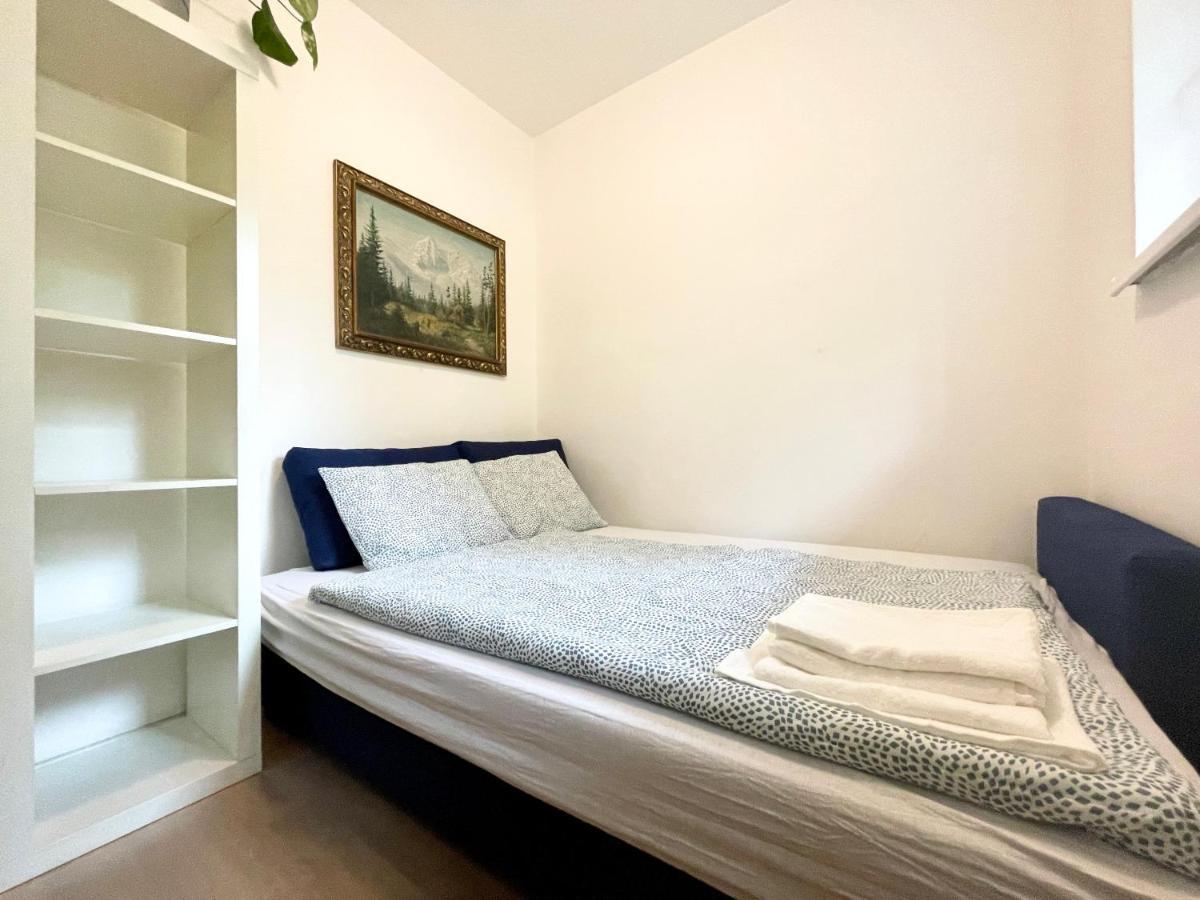 Apartment Cozy Self Check-in In Vibrant Ruzinov Area, Komarnicka 42, *