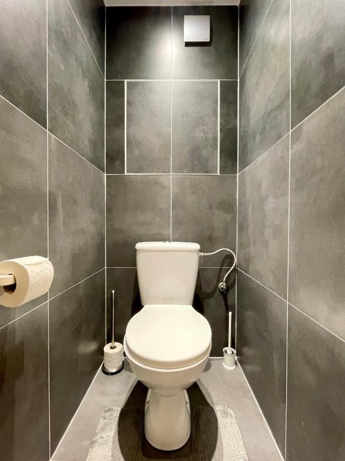 Cozy Self Check-in In Vibrant Ruzinov Area, Komarnicka 42, *