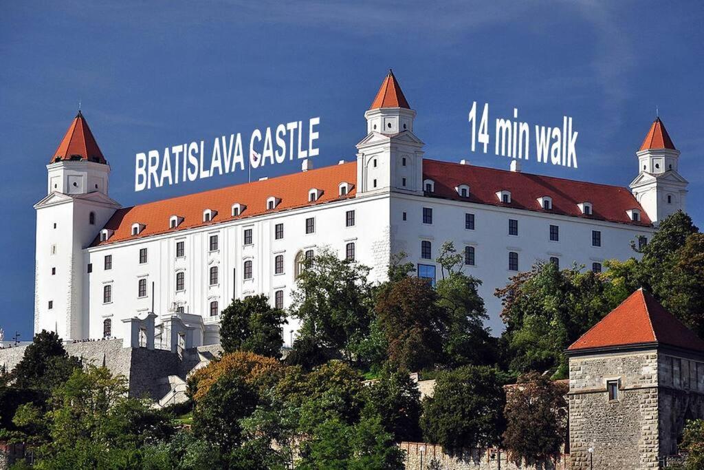 Gorgeous Center In With Free Parking * Pressburg