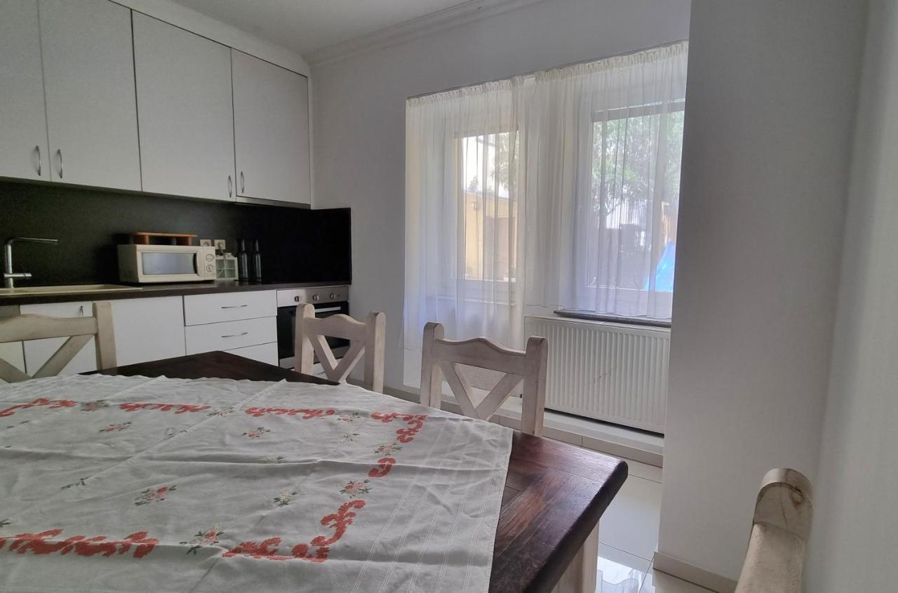 Spacious In Center
