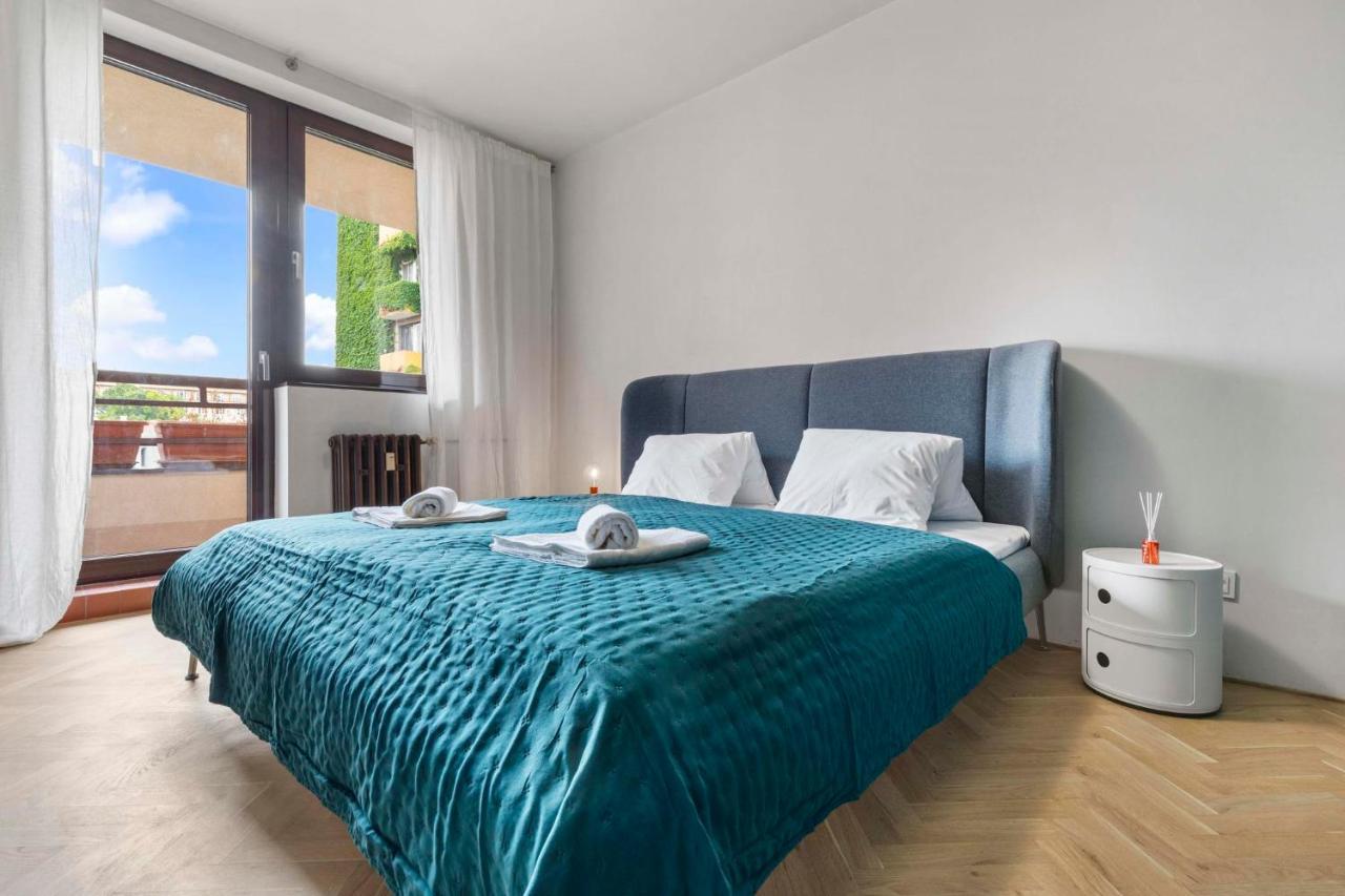 Apartment Elegant Escape - Modern & Bratislava
